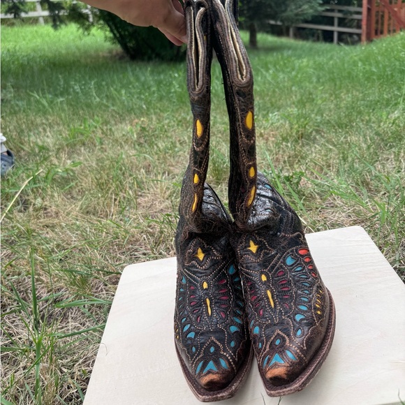 Corral Vintage Butterfly Inlay Boots - Picture 5 of 9